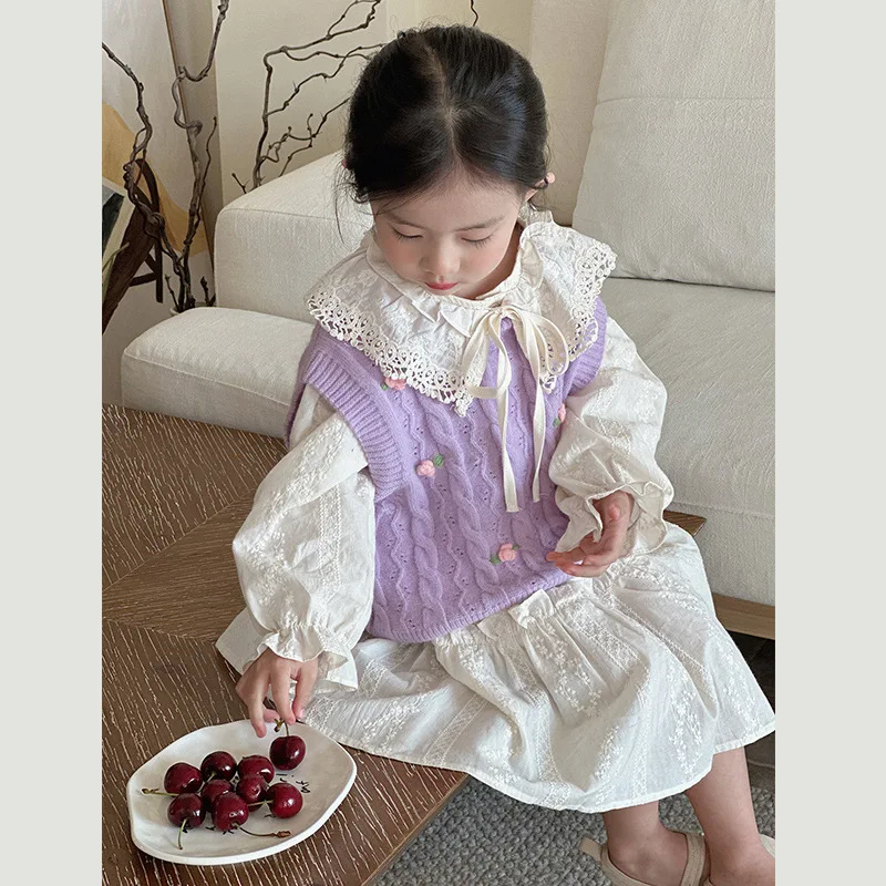 

Girls Top 2024 Autumn New Childrens Clothing Korean Style Sweet Cardigan Baby Embroidery Outside Wearing Wool Knitted Vest