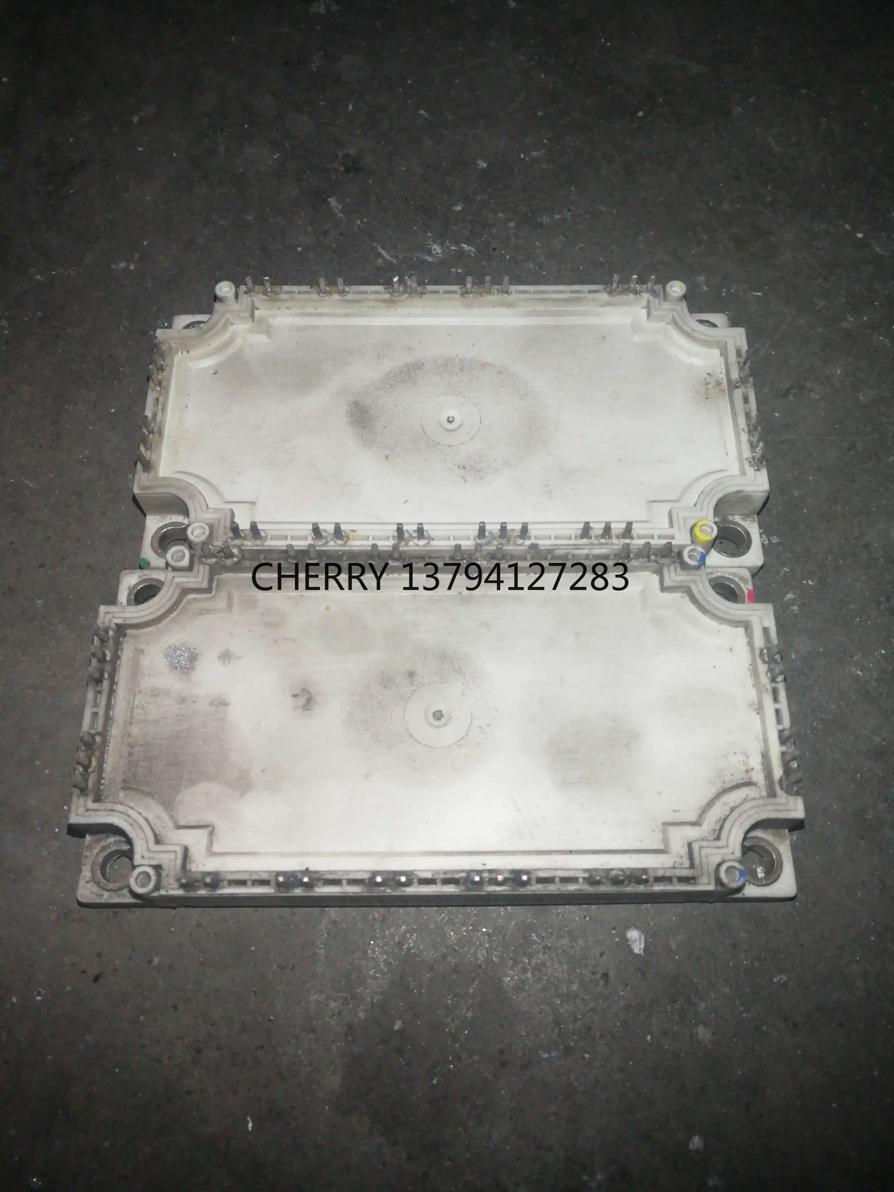 

FP75R12KT4 (1 шт.) используется тестовый проход Электронные компоненты и расходные материалы