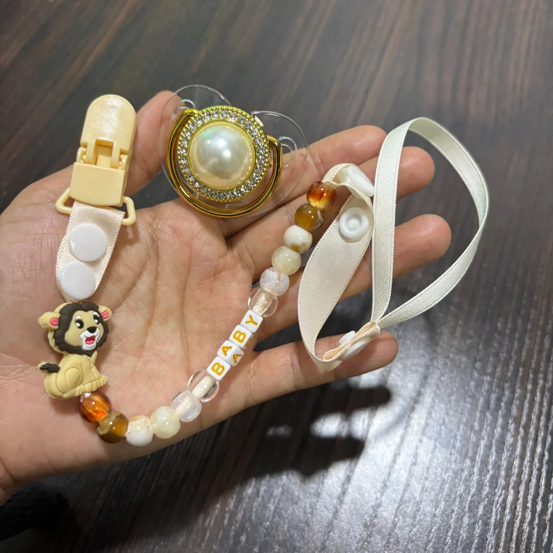 

Мягкая реалистичная игрушка-комфортер для младенцев с защитным колпачком от пыли, очаровательный дизайн, успокаивает эмоции ребенка и способствует формированию навыков самопогашения тревоги.