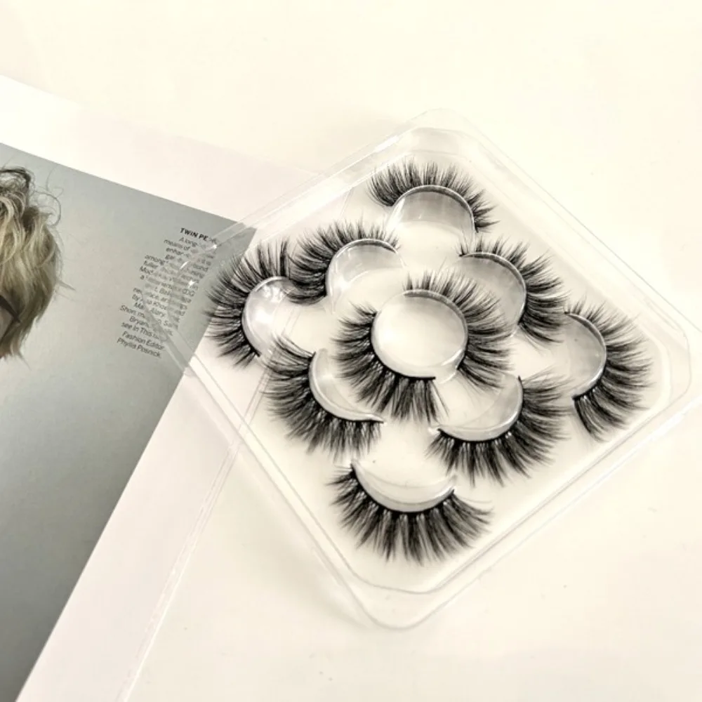 A must-have for charming eye makeup! 3D thick false eyelashes, set of 5 pairs. They are simulated, soft and lightweight.