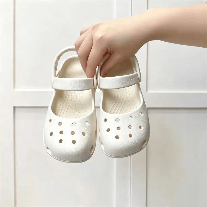 Kinder-Hausschuhe Ausgehöhlte Einfarbige Kindersandalen Vielseitige Weiche Sohle 2026 Neue Mode Mädchen Casual Strandschuhe Rutschfest – Detail 4