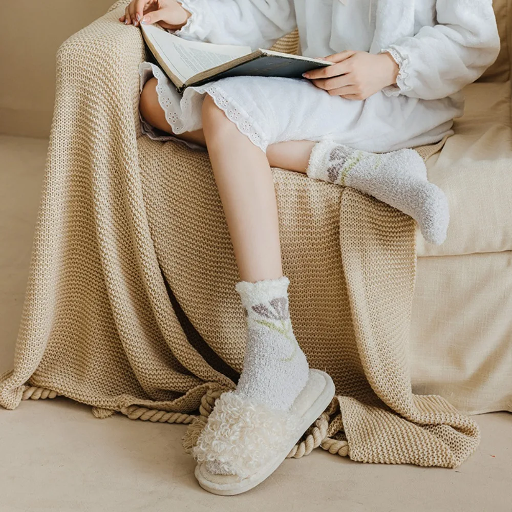 

Winter Autumn Flower Tulips Pattern Ruffle Sweet Thick Coral Velvet Korean Style Socks Middle Tube Female Socks