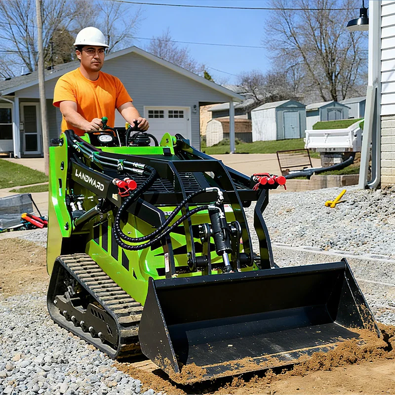 Euro5 Kubota Engine جرافة انزلاقية صغيرة ثلاثة مضخات للاستخدام المنزلي الوقوف جرافة انزلاقية 1000 كجم ST560 جرافة انزلاقية مخصصة
