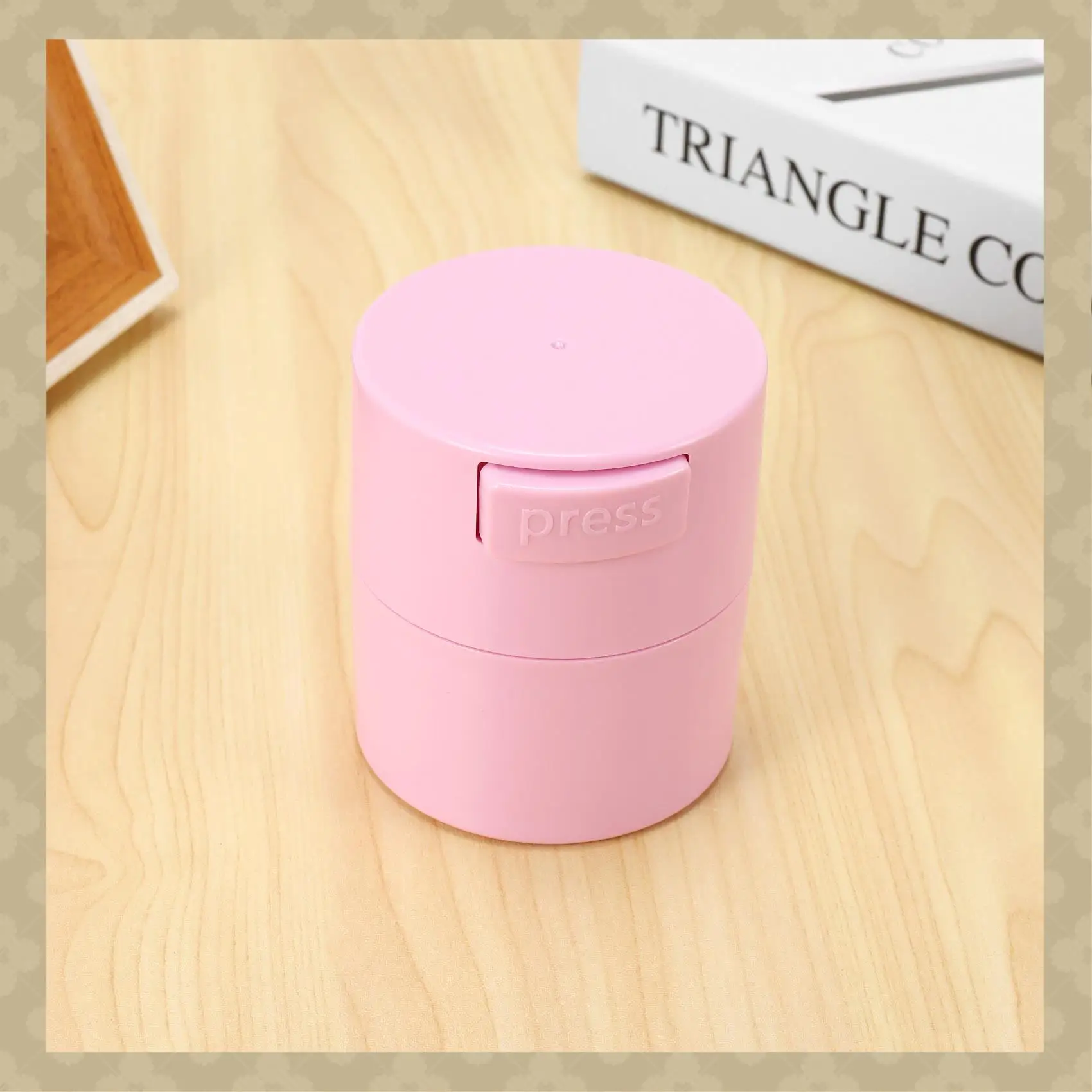 

AB45 Eyelash Glue Storage Tank Eyelashes Extension Glue Adhesive Stand Jar Activated Sealed Box 4 Cells Container