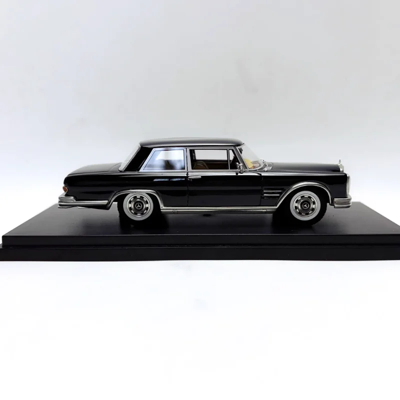 السائبة Schuco 1:43 مقياس 600 بولمان الراتنج نموذج سيارة جمع تذكارية عرض الحلي هدية السيارة