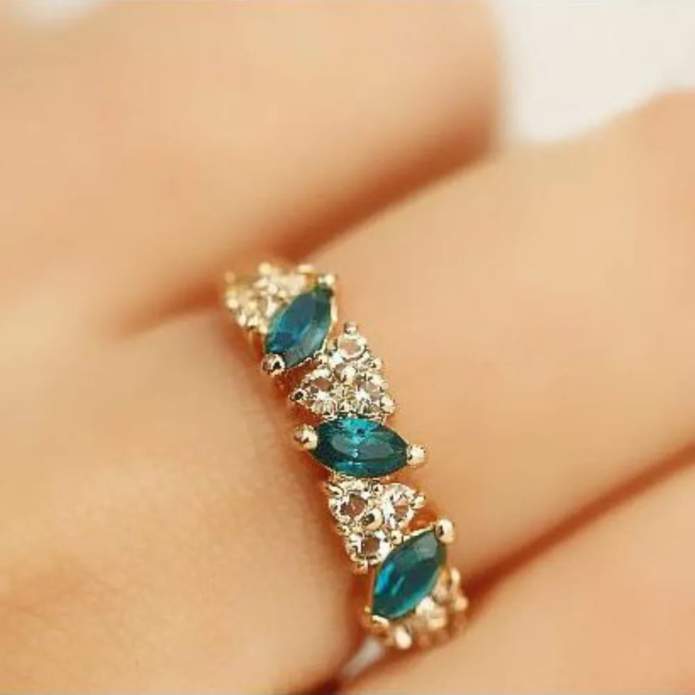 Created Rings for Women New Classic Jewelry for Wedding Engagement Ring Artificial Rhinestone Gift Girls Stylish Chic Ring