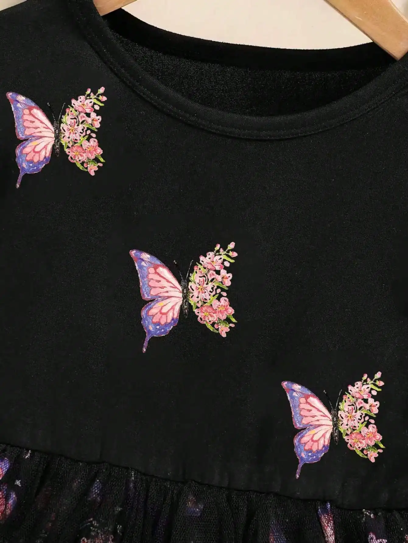Kinderkleid mit Schmetterlingsdruck und Mesh-Elementen, bequemer Rundhalsausschnitt, lange Ärmel, mittellanger Rock, lässige Partykleidung für Kinder – Detail 5