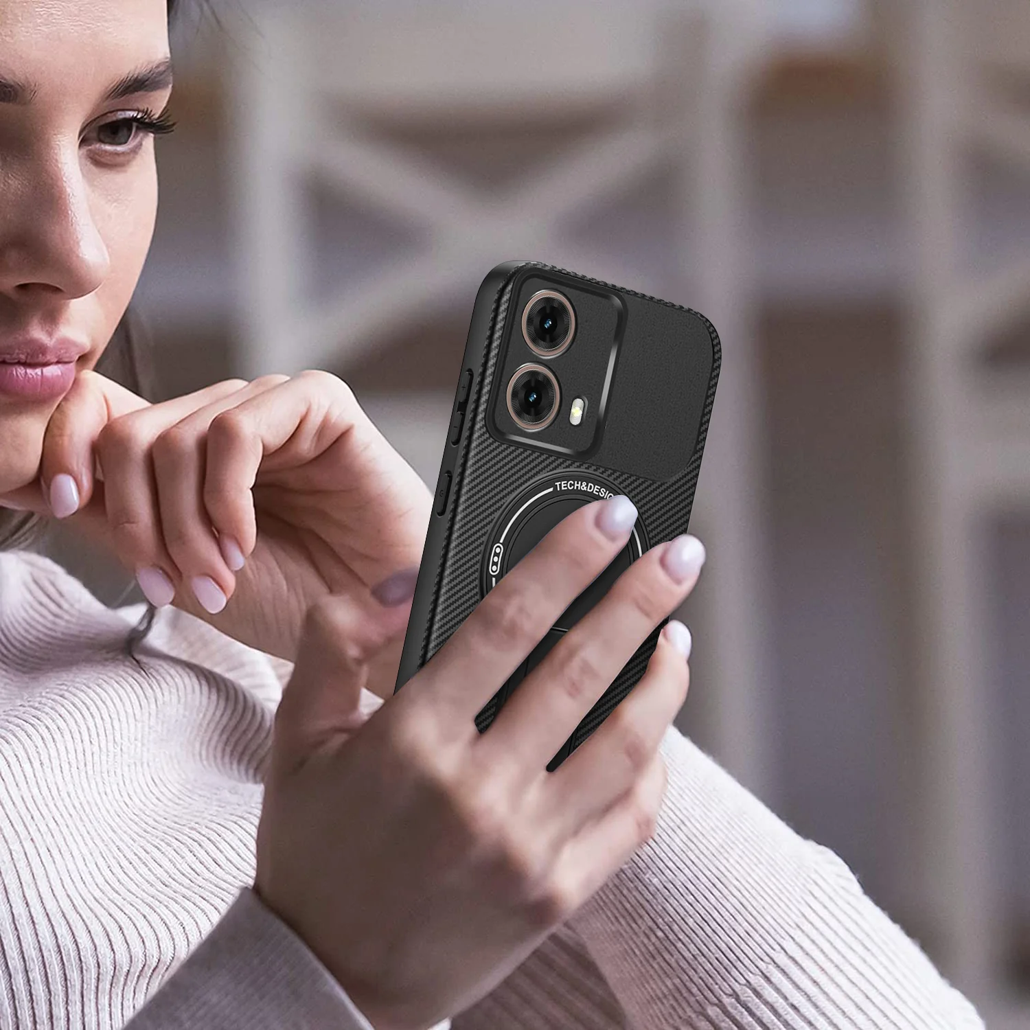 Luxuriöse magnetische Carbon-Standhülle für Moto G35 G54 G55 G56 G75 G84 G86 G24 5G Edge 50 60 Fusion Pro mit kabelloser Ladefunktion – Detail 8