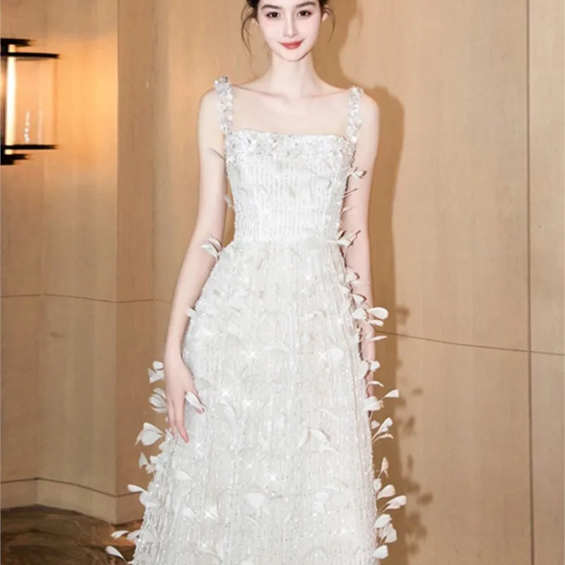 

White morning gown dress with feathered light luxury minority temperament banquet