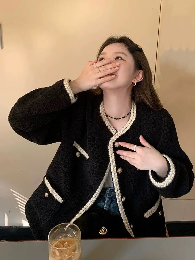 

Женская зимняя утепленная куртка из овечьей шерсти с круглым вырезом, на пуговицах, с длинными рукавами, стандартной длины