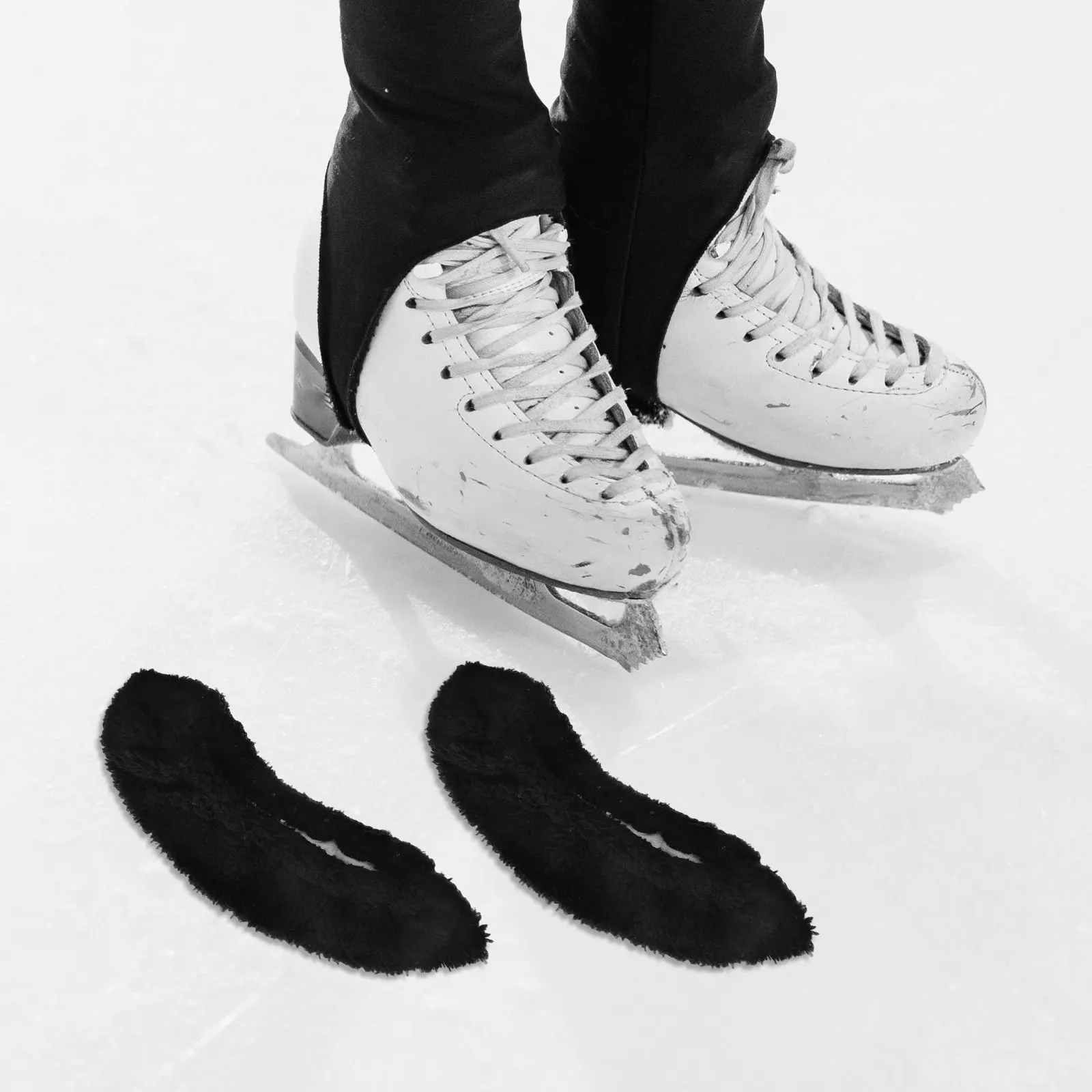 

2 пары детских эластичных защитных чехлов для коньков с функцией впитывания воды, черные, размер M, практичные защитные накладки для хоккейных коньков