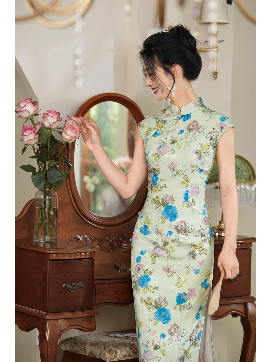 

Элегантный шелковый топ с высоким разрезом и цветочным узором для повседневной носки, комфортный и дышащий