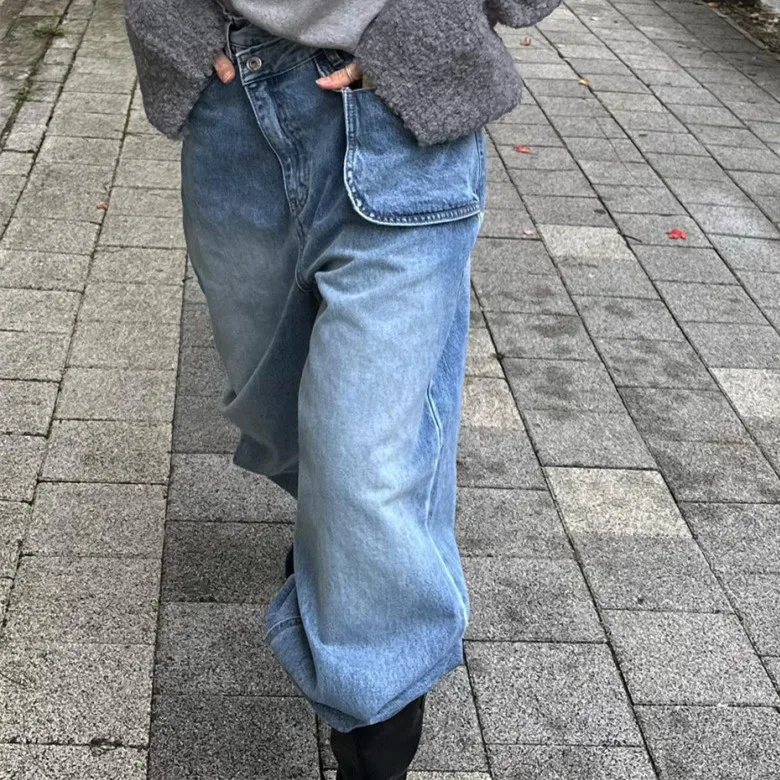 Calça jeans fena retrô da, cintura alta, perna reta, calças cridas, design de botão assimétrico, borda desfiada