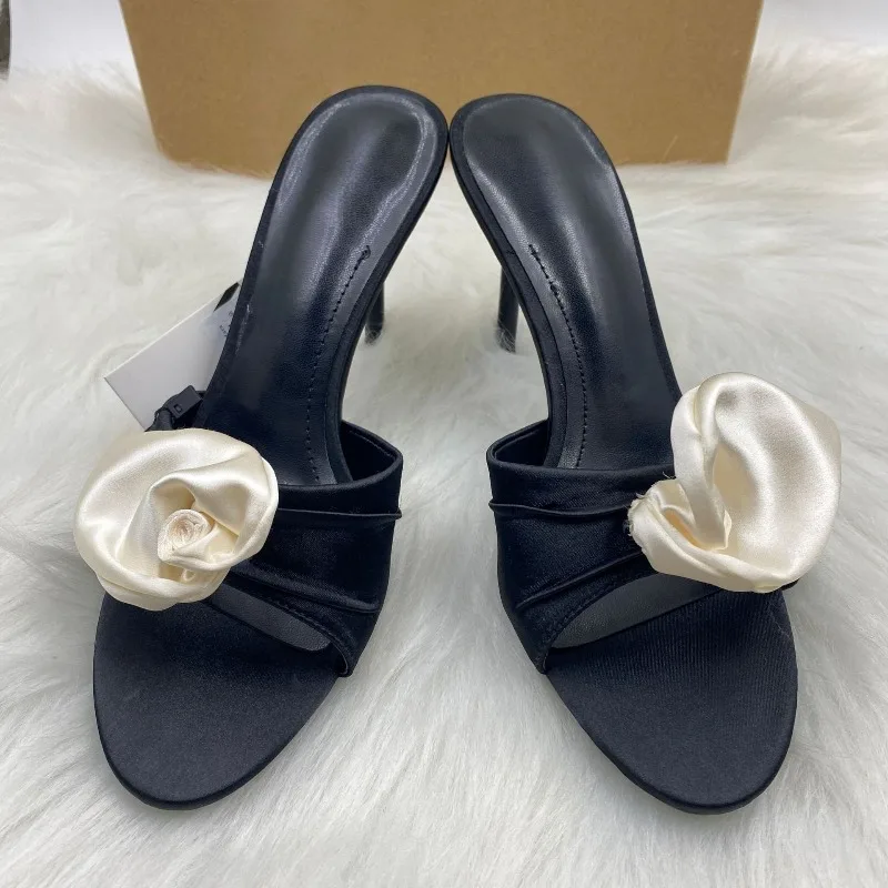 

Цветочные дизайнерские тапочки для женщин. Летняя мода. Элегантные шлепанцы с открытым носком. Женская обувь для вечеринок. Дизайнерские женские сандалии на высоком каблуке.