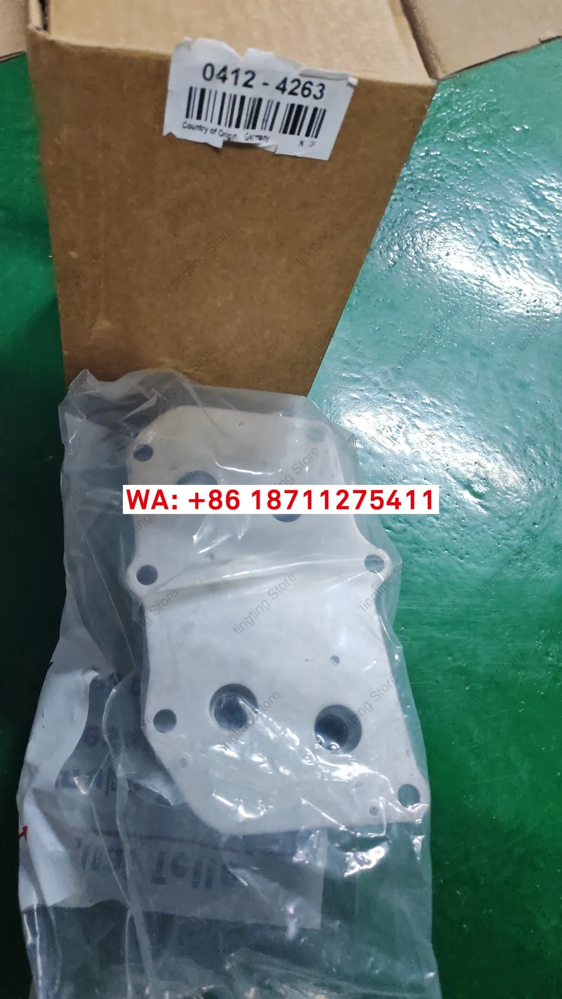 Pièces de moteur allemand Deutz 04124263, radiateur d'huile moteur td2.9L remplacé par une sous-usine de véhicules aériens Genie.