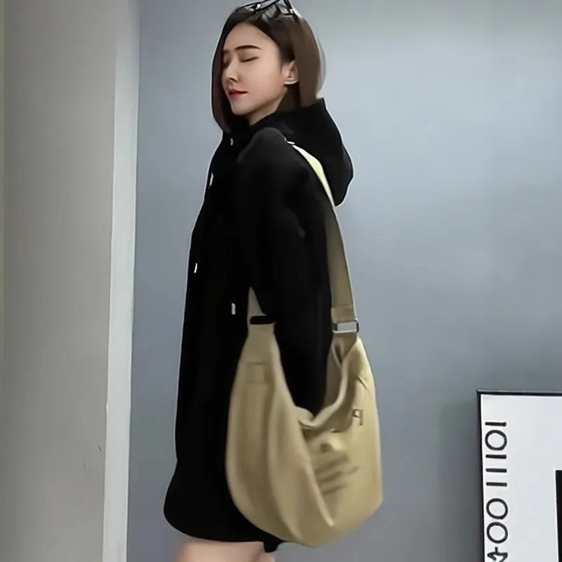 Autumn and winter fashion new black hooded loose slimming plus velvet sweatshirt long sleeved women's pullover top