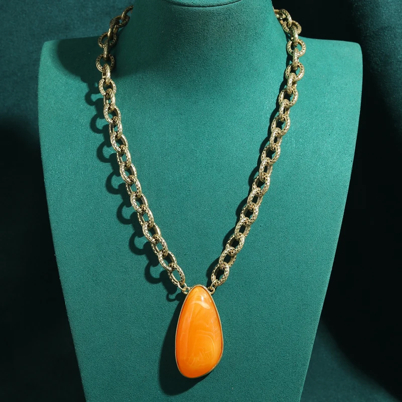 

Vintage Yellow Triangle Stone Pendants And Charms Necklace Antique Gold Color Chain Jewelry Luxury Accessories Women New 2025