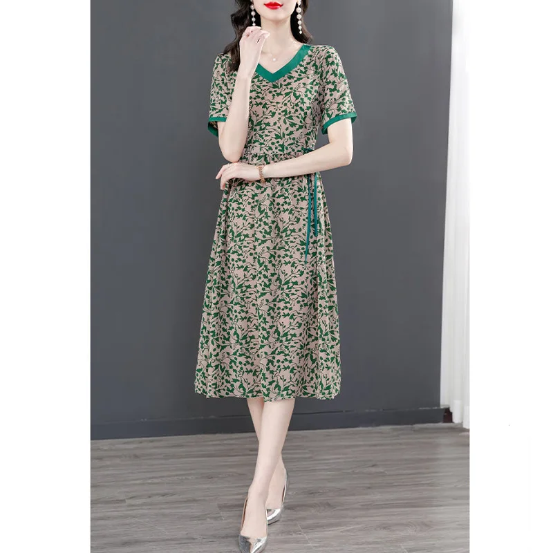 2023 New Fashion Commuting Temperament Minimalist V-neck Contrast Print Lace Up Waist Covering Belly Casual Holiday Dress