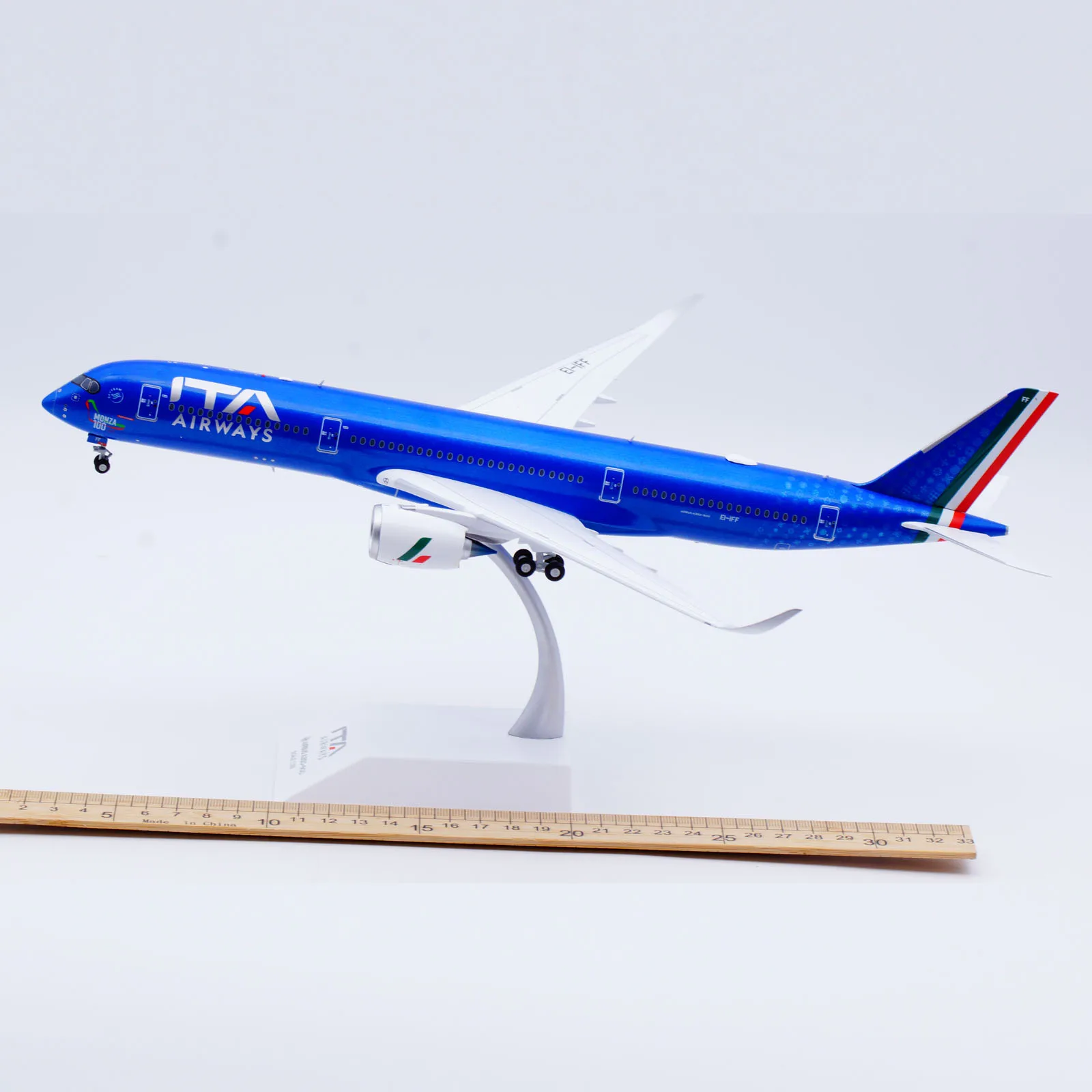 XX20311 Alloy Collectible Plane Gift JC Wings 1:200 ITA Airways 