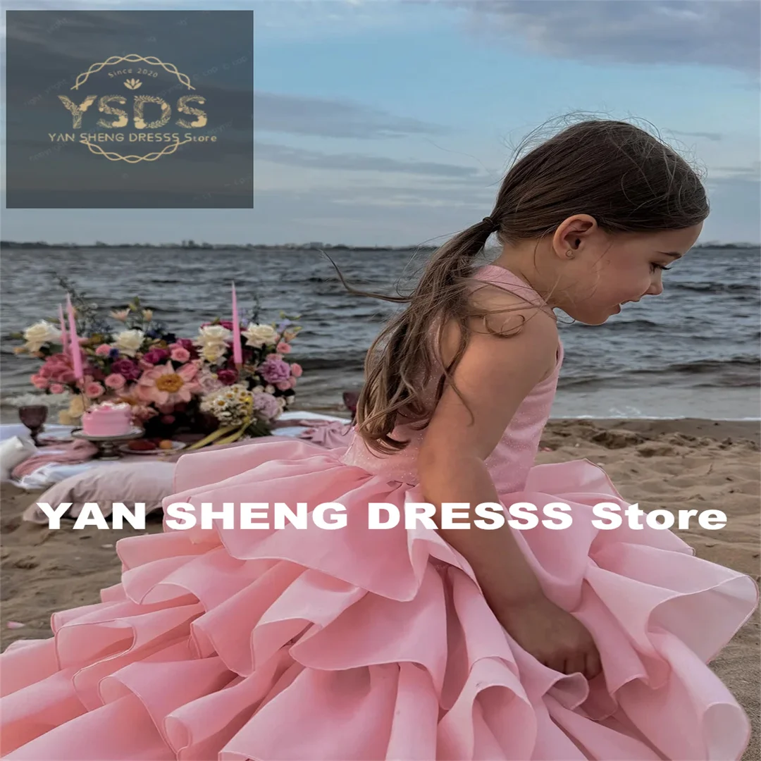 فستان زفاف مخصص بطبقات مكشكشة بدون أكمام وردي فاتح لفتاة الزهور للطفل فستان حفلة عيد ميلاد إفخارستيا الأولى