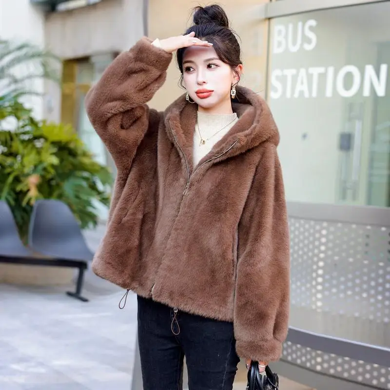 2024 Fur and fur one-piece faux mink fur coat for women's winter new environmentally friendly fur short lamb fur coat