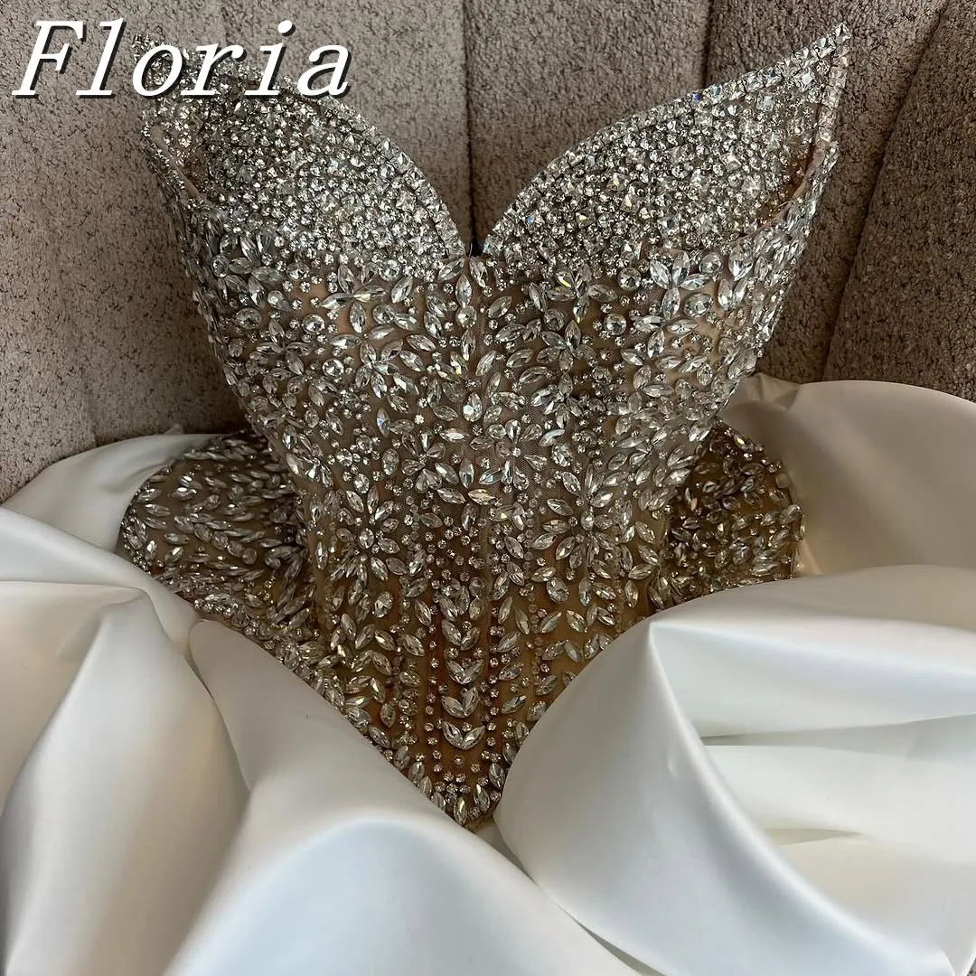 

Sexy Plunging V-Neck Short Beading Prom Dress Handmade Crystals Sleeveless Graduation Dresses 2025 Sparkly Homecoming Dress