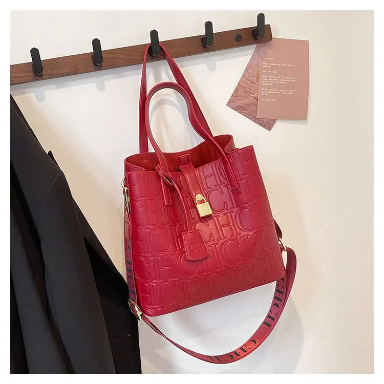 

2026 Новая женская просторная рабочая сумка, многофункциональная сумка через плечо с отделением для ноутбука, легкая дорожная сумка