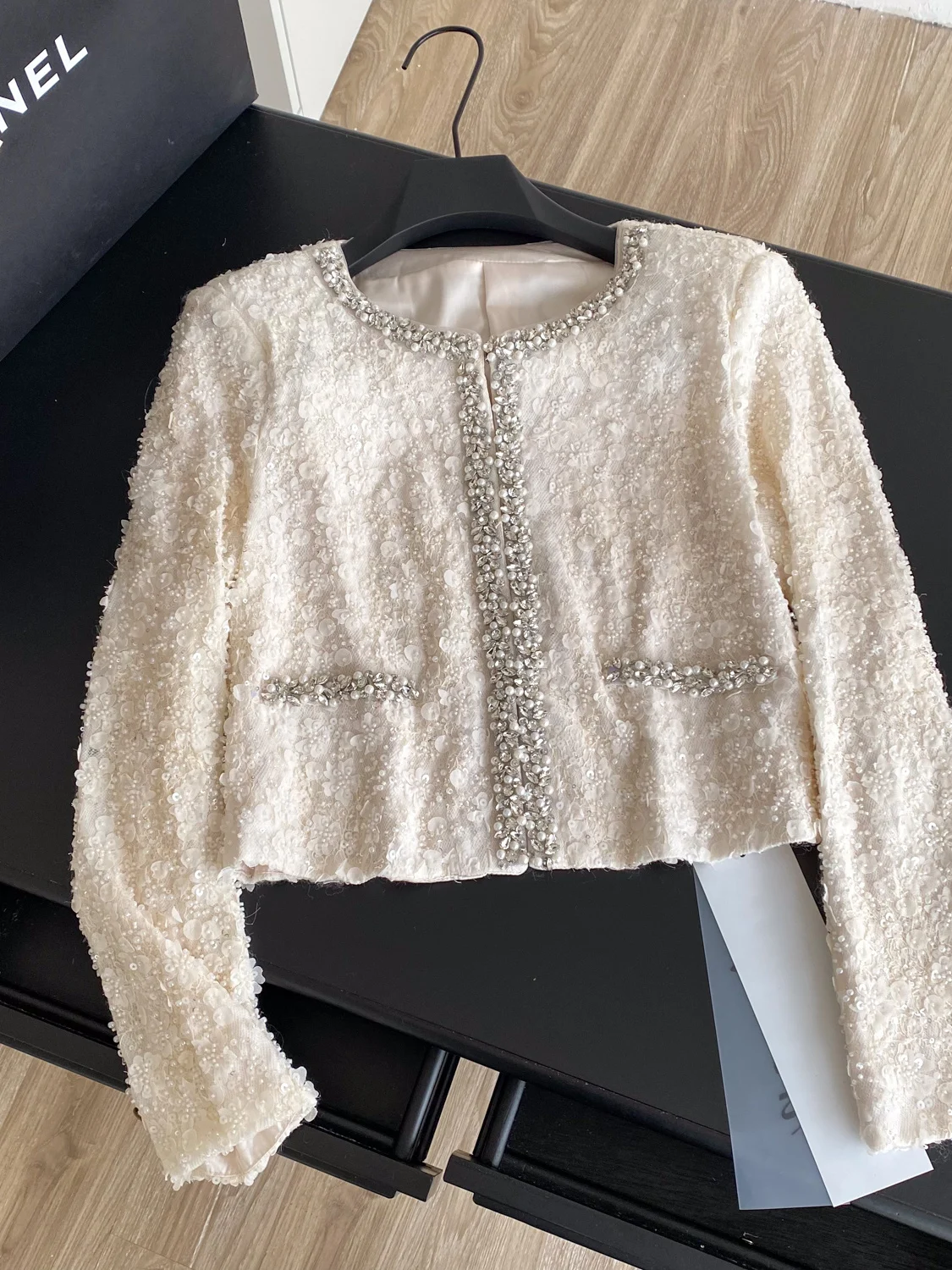 Elegant Short round Neck Jacket Women's Fashion Top Luxury Embellished Pearl Commute Style Lightweight Spring Outerwear
