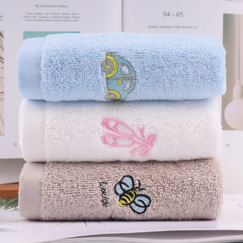 A piece Children\'s towel cotton cartoon solid color square towel soft absorbent saliva towel for infants and toddlers