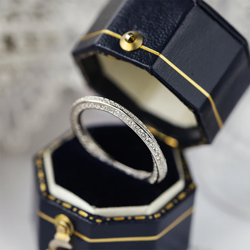 Creative and Personalized Genuine S925 Silver Full Diamond Zircon Möbius Strip Simple Couple Ring