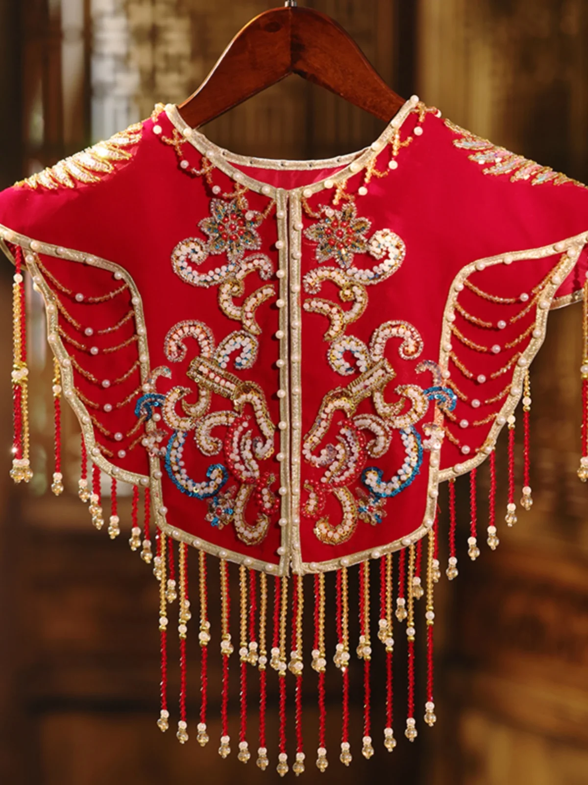 

New Vintage Chinese Sle Cloud oulder Embroidered ort Jaet Versatile Matched with Tailed Skirt for Women