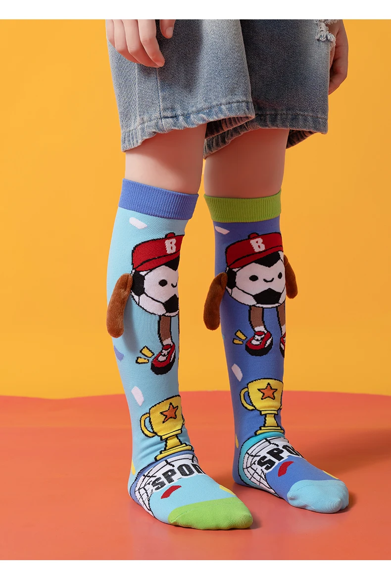 Niedliche, unisex Kinder-Overknee-Socken mit unterschiedlichem AB-Muster, 3D-Stereo-Cartoon-Sportballmuster, weich, dehnbar, für den täglichen Gebrauch, lange Socken. – Detail 10