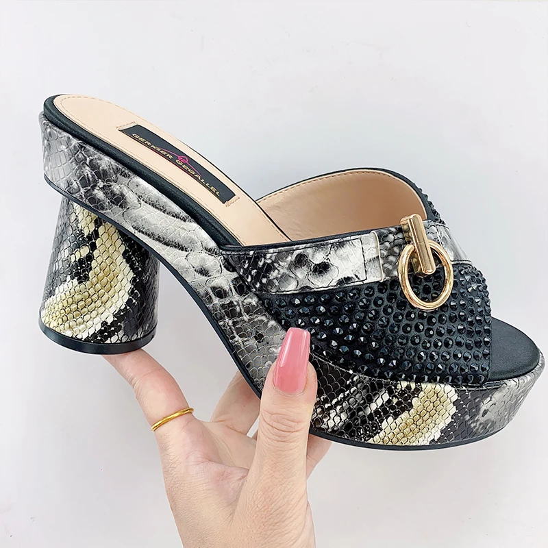 Fashionable Top Italian Designers 2023 Luxury Elegant Clutch Bag Bright Diamond Snake Print Summer Women\'s Shoes With High Heels