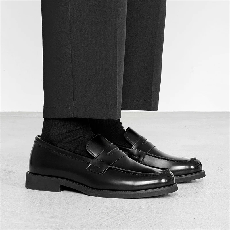 

Black men's leather shoes Fashion brand luxury designer style Party and wedding Plus Size 38-46 Handsome versatile shoes