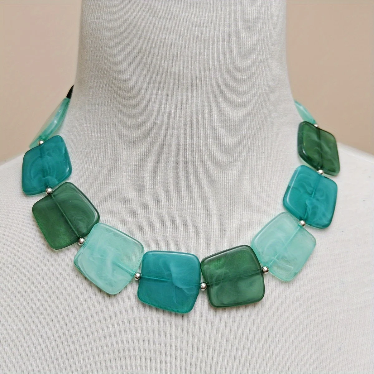

Bohemian Resin Geometric Square Color Blocking Beaded Necklace Versatile Collarbone Necklace