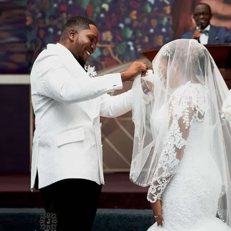 Maßgeschneiderte Plus Size Arabisch Aso Ebi Spitze Perlen Lange Ärmel Brautkleider Sheer Neck Mermaid Applikationen Brautkleid