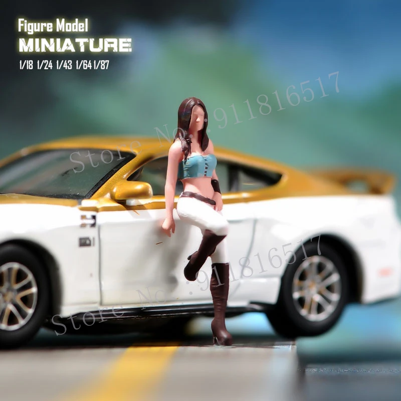 Miniatures 1/87 1/64 1/43 1/24 1/18 The Girl Leaning on The Car Figure Street Scene Sand Table Photography Model Toy for Cars