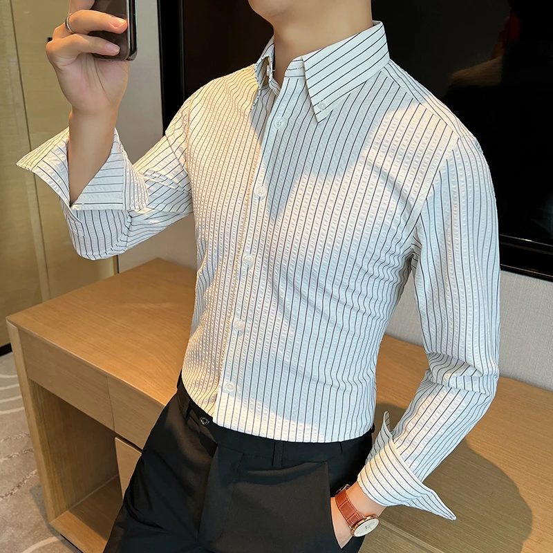 

40% Cotton, High-quality Striped Men's Business Casual Shirt, Daily Commuter Slim Fit Texture Bubble Gauze Shirt.