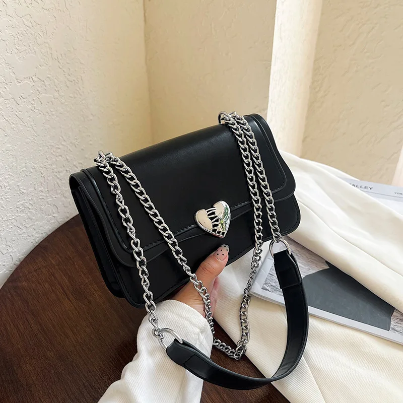 

Vintage Chain Handbags For Women Designer Hobos Leather Shoulder Crossbody Bag Luxury Designer Ladies Heart FashionUnderarm Bags