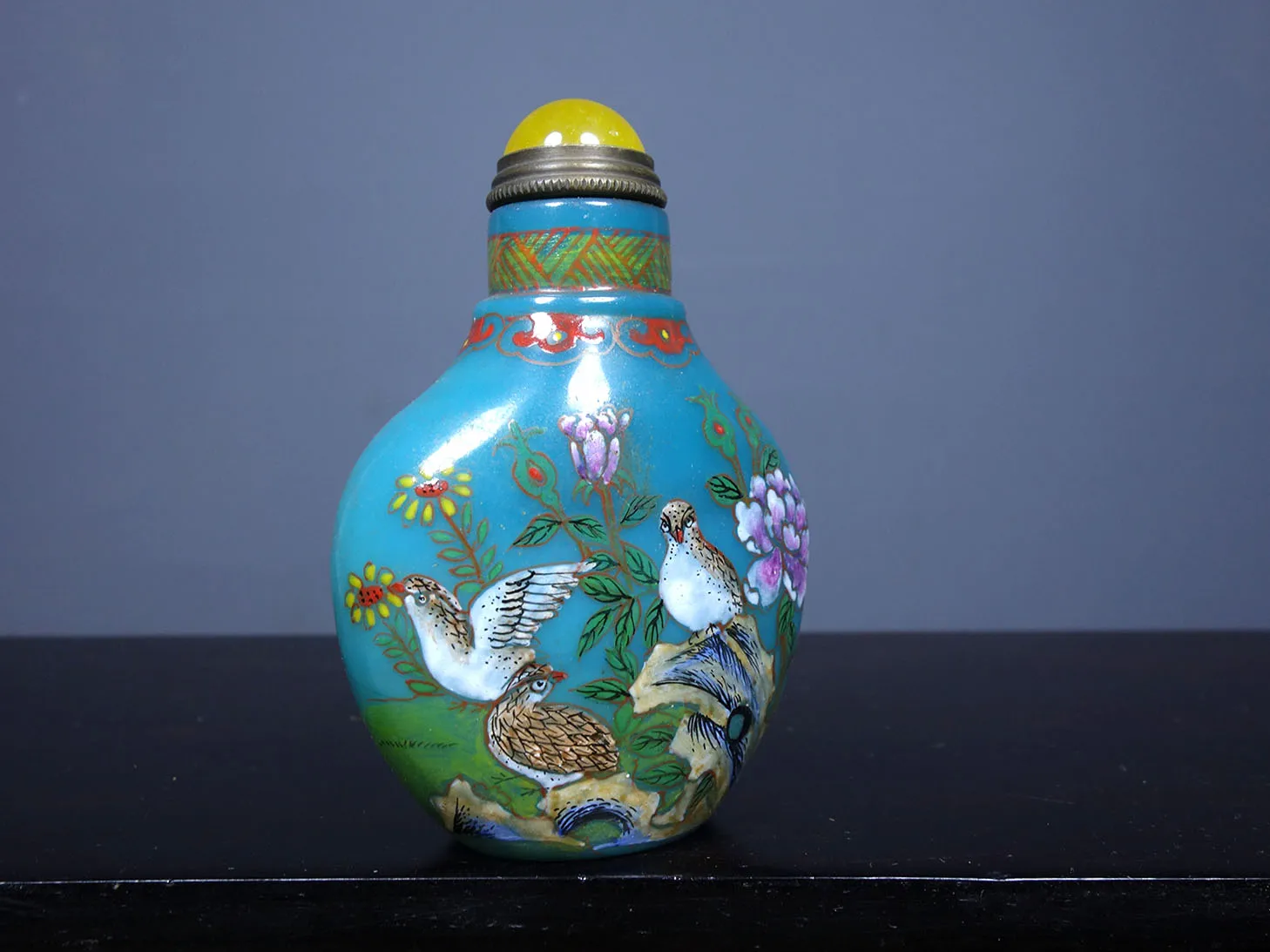 Exquisite Home Decorations Painted Snuff Bottles With Exquisite Craftsmanship have Collectible Value