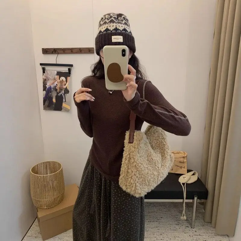 قميص نسائي بياقة عالية بثلاثة ألوان متعدد الاستخدامات للشتاء بتصميم جديد للارتداء الداخلي من ألياف البوليستر ضيق ومناسب بأكما...