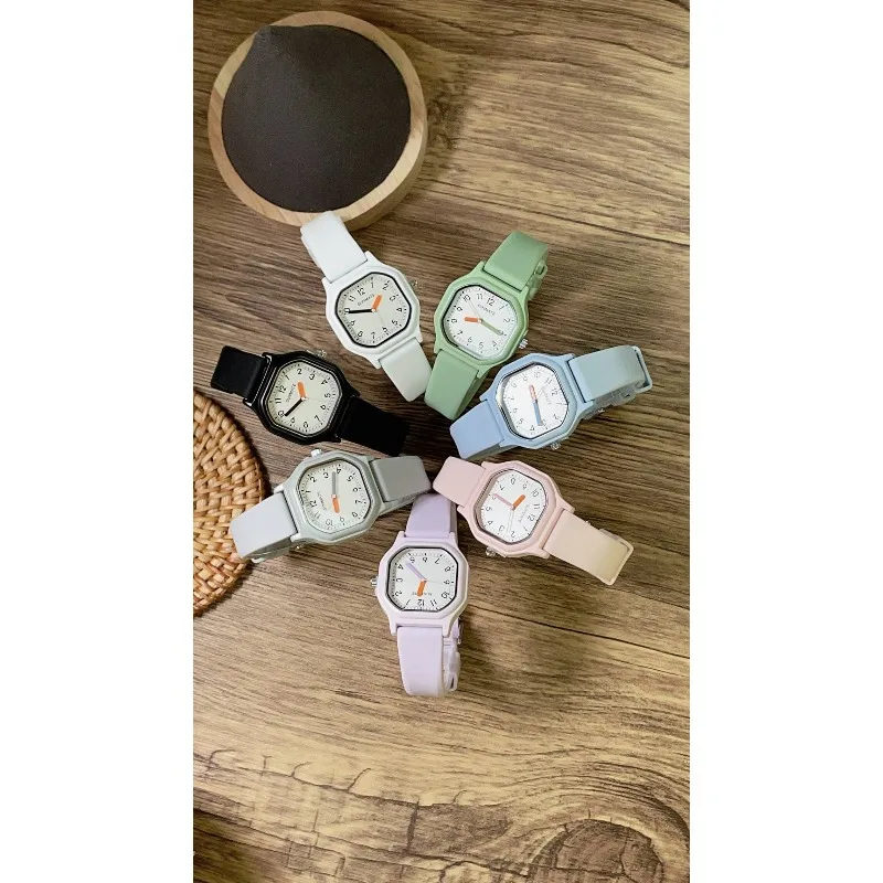 Hot Selling Student Watch Square Dial Silicone Strap Fashionable Boy Girl Wristwatch Waterproof Quartz Watch Gift Wholesale