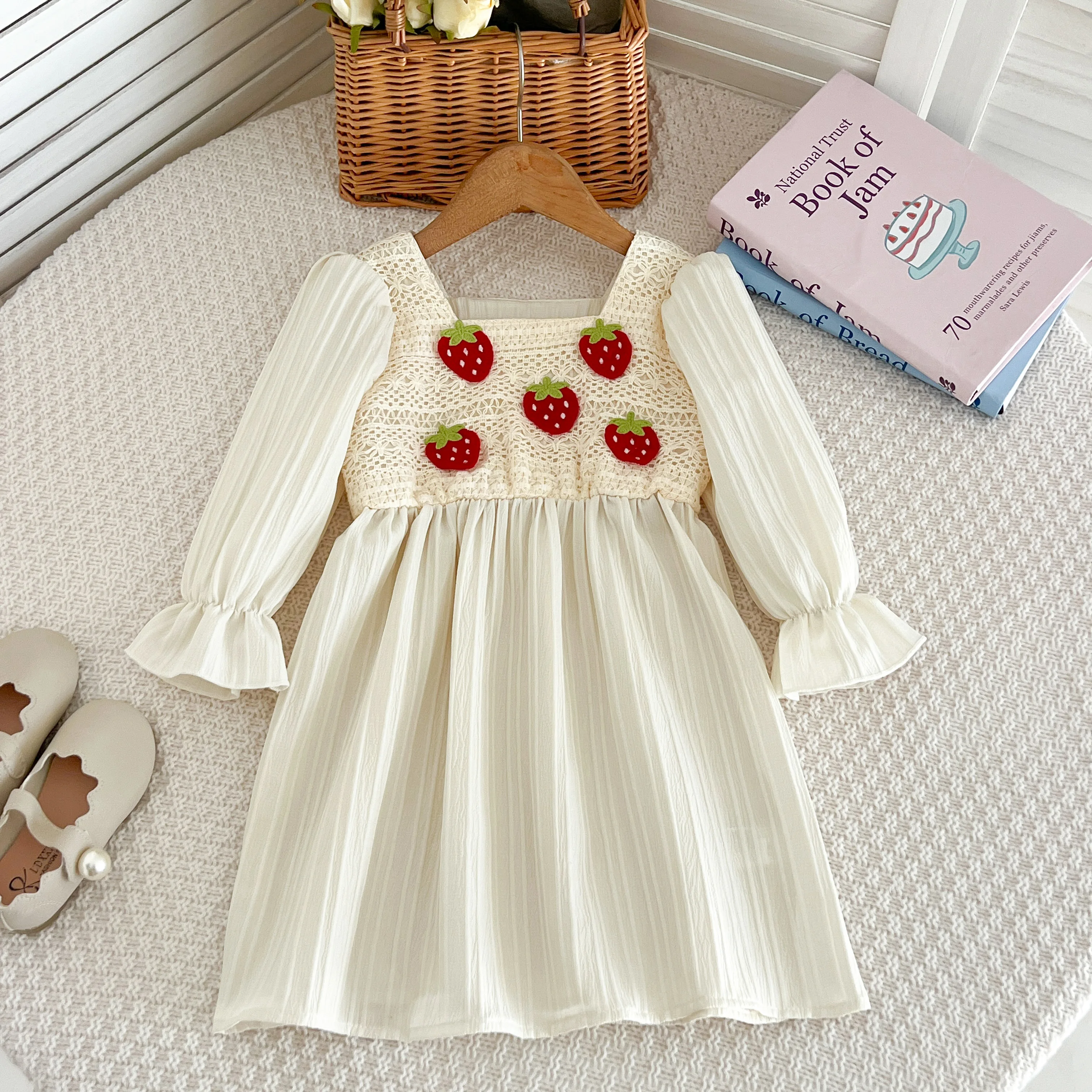 New Girls' Dress Spring Fashion Strawberry Knitted Crochet Bubble Long Sleeved Square Neck Dress Children's Clothes