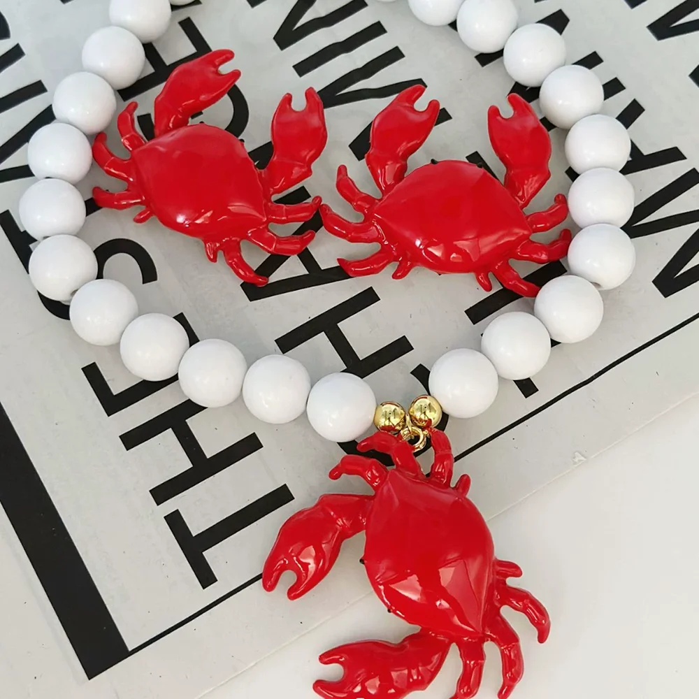 

2025New Fashionable Red Crab Pendant Necklace an Exaggerated And Individualistic Jewelry Accessory For Women's Vacation