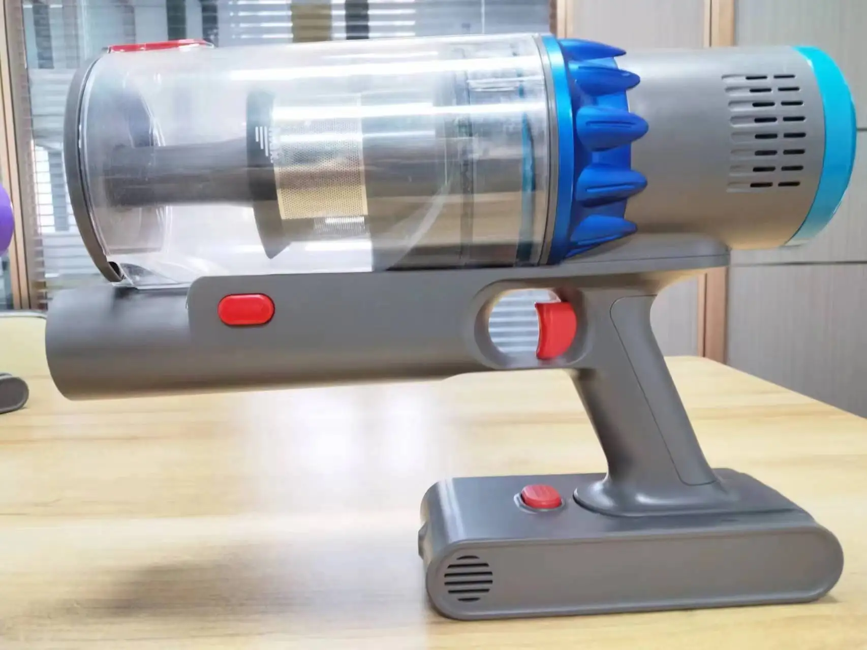 V15 V15GM Factory Directly Wholesale Multi-Gear Fast Charging Long Lasting Vacuum Cleaner