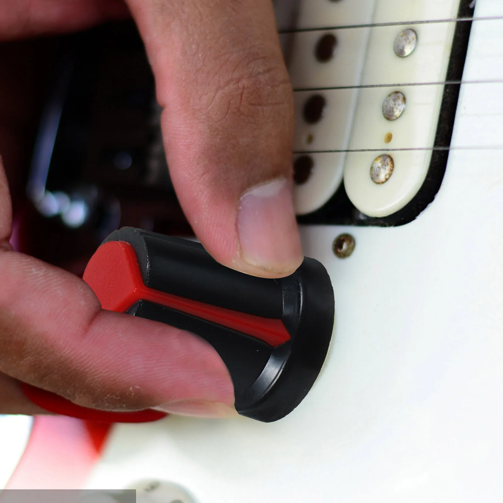 

50pcs Potentiometer Cap Heart Shaped Volume Control Guitar Parts Red 6mm Potentiometer Knob Caps Inner Diameter Compatibility
