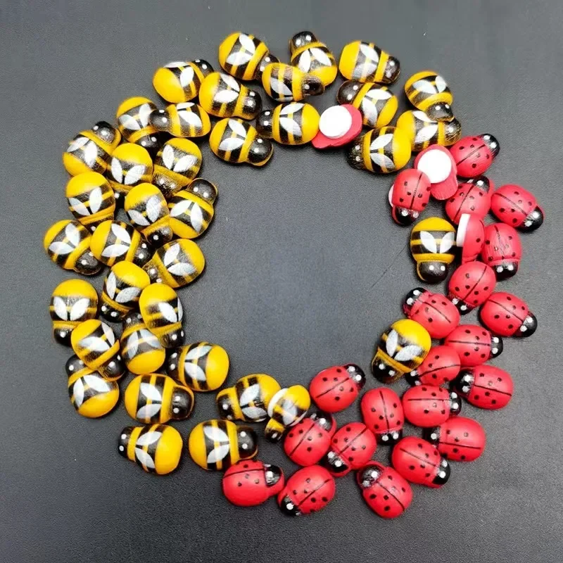 100Pcs Mini Wooden Bee Ladybug Self-adhesive Sticker Garden Figurine Miniature Children Painted DIY Craft Animal Home Decoration