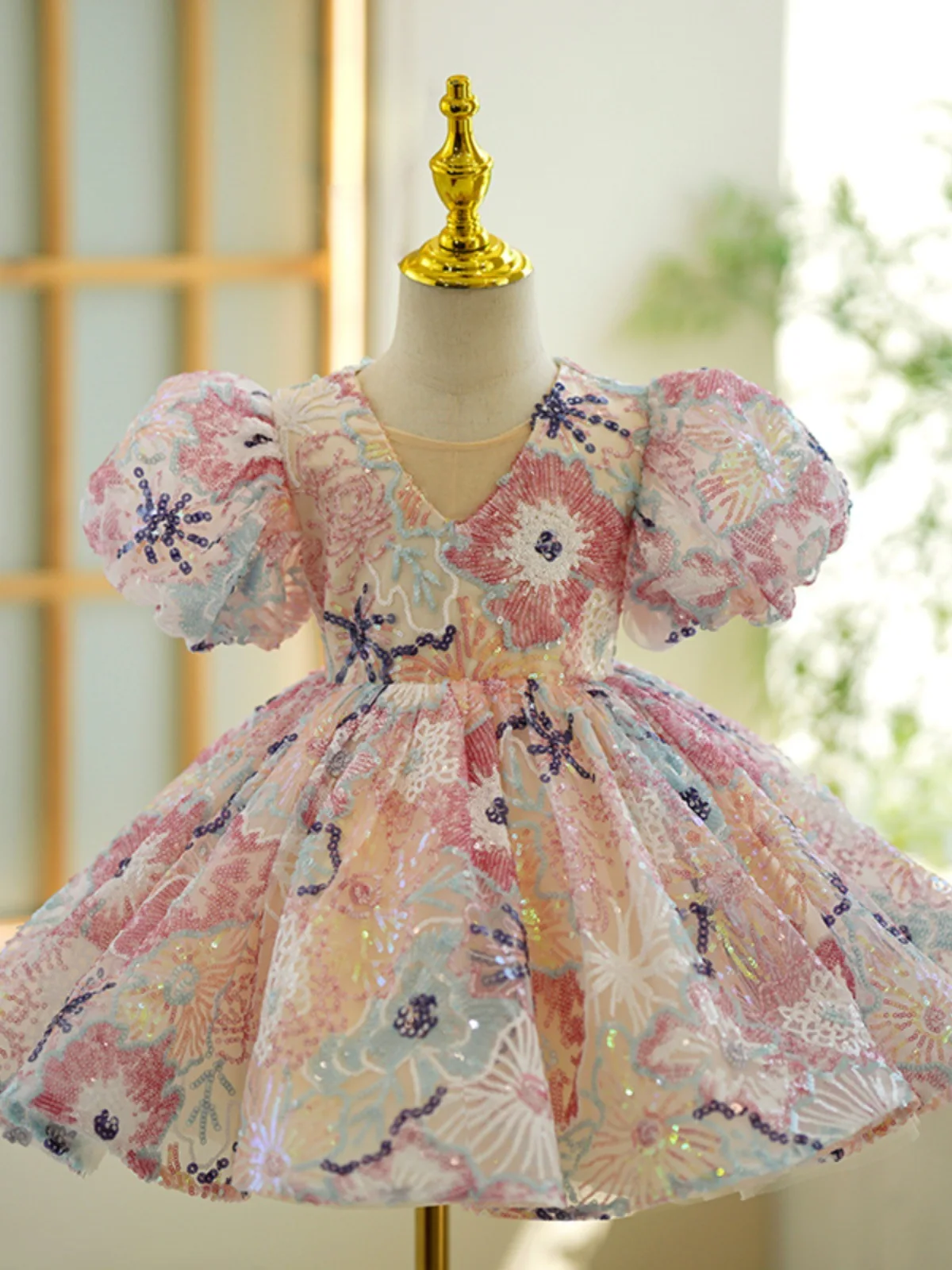 Newest High-end Children\'s Clothing Puffy Frock Floral Sequined Baby Girls Birthday Party Dress with Bow