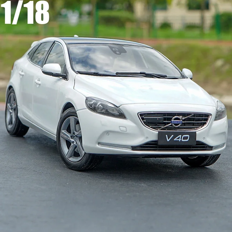 

Модель литая в масштабе 1:18 для Volvo V40 2016, белый, коричневый внедорожник, игрушечный автомобиль из сплава, миниатюрная коллекция, коллекция подарков