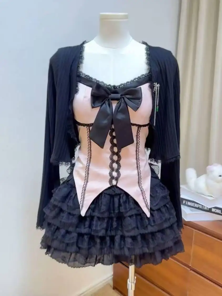 

Винтажные элегантные комплекты из 3 предметов, женские готические наряды Y2k, тонкие черные топы с бантом, повседневный жилет с высокой талией, мини-юбка с поясом, комплекты для вечеринок